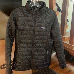 Patagonia women’s black nanopuff